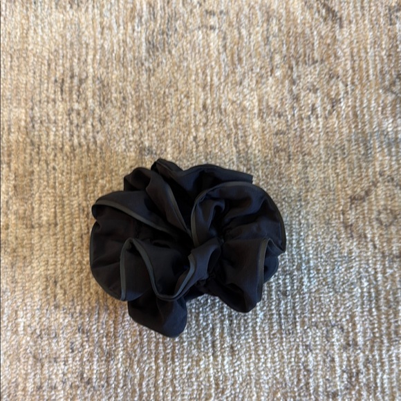 lululemon athletica Accessories - Lululemon Scrunchie